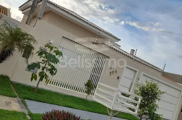 Casa para venda, 3 quarto(s),  sendo 1 suíte, sala, cozinha lavanderia coberta e garagem para 2 carros.
