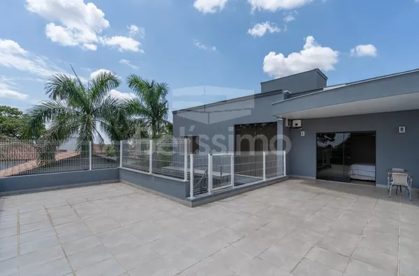 Linda Casa no Residencial Lagoa Maior, Piso superior: 3(três) quartos todos com planejados, sendo um com closet, 01(um) Banheiro social. Piso inferior: 01(um) Lavabo, 01(um) escritório, 01(uma) sala de estar, 01(uma) sala de jantar, 01 (uma) cozinha com a