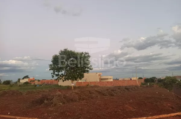 Terreno com excelente localização, 12 minutos do centro.  Medindo 375m²