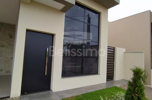 Imóvel de alto padrão em condomínio fechado,  casa possui 3 quartos, sendo uma suíte master com closet, sala pé direito alto, ampla cozinha com área gourmet, lavabo, lavanderia restrita,  garagem para 2 carros e piscina. 