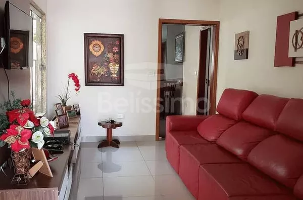 Casa com excelente localização 8 minutos do centro. Casa de 3 quartos, sendo 3 suíte,  todos quartos com armários planejados, 01(uma) sala de TV, 01(uma) sala de jantar, 01 (uma) cozinha, área gourmet com piscina, 01 (uma) área de serviço coberta