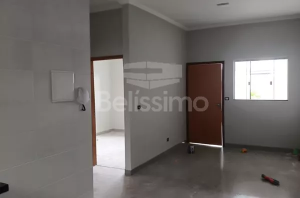 Casa para venda 2 quarto(s) sendo  1 suíte, sala, linda cozinha, banheiro social, lavanderia coberta, garagem para 2 carros.