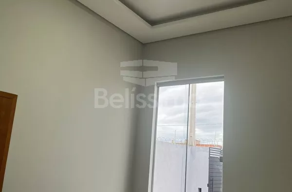 Casa para venda,  Jardim das Acácias. Casa com 03 (três) quartos, sendo 01 (um) suíte, 02 (dois) banheiros, 01 (uma) sala de estar, 01 (uma) cozinha, 01 (uma) lavanderia, com garagem.