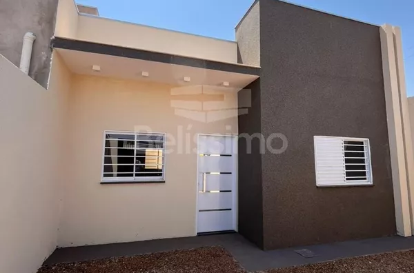 Casa para venda no Jardim dos Ipês com: 2 quartos, sala, cozinha, banheiro social, e garagem para 2 carros