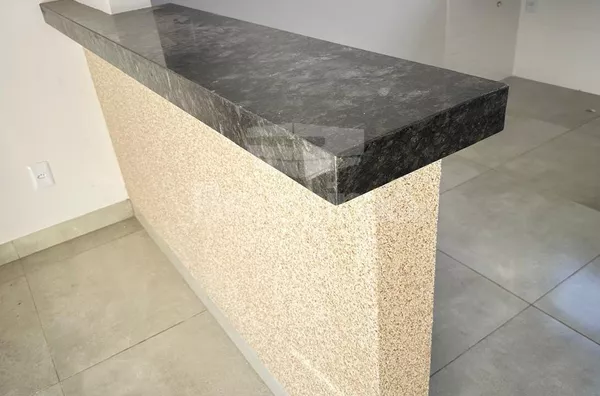 Casa para venda 2 quarto(s) sendo 1 suíte, sala, cozinha  banheiro social, lavanderia coberta e garagem para 2 carro.