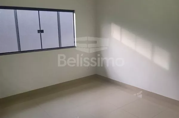 Casa excelente no Santa Rita com 2 quartos, 1 banheiro, 2 salas, área de serviço e área de lazer