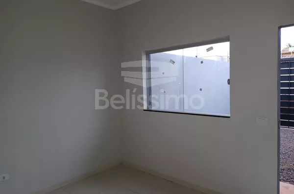 Casa para venda 2 quarto(s), sendo 1 suíte, sala, cozinha, banheiro social, jardim de inverno, lavanderia coberta e garagem para 2 carros.