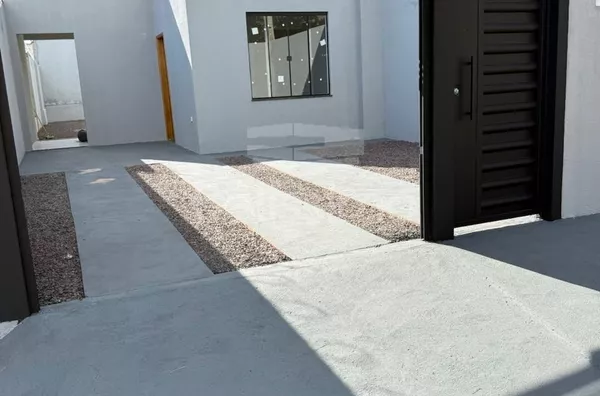 Casa no bairro Bosque das Araras, com 02(Dois) quarto(s), 1(Uma) sala, 1 (Uma) cozinha, 1(Um) banheiro, 1(Uma) lavanderia e garagem para 2(dois) carros.