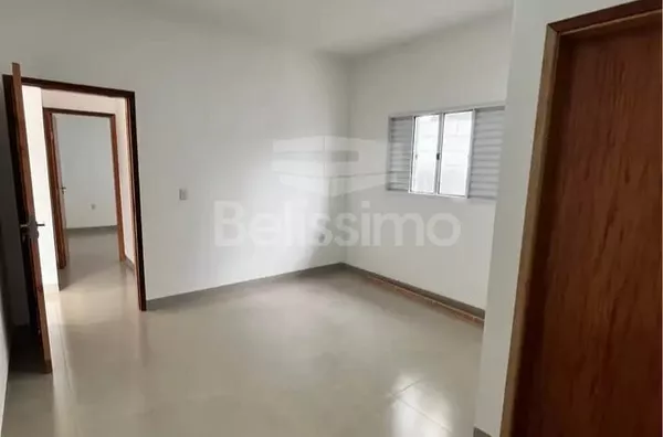 Casa com excelente localização no Bela Vista da Lagoa. Casa Contendo: 03 (Três) Quartos, sendo 01 (Uma) Suíte, 01 (Uma) Sala amplo, 01 (Uma) Cozinha, 2 (dois) Banheiros, 01 (Uma) Área de serviço coberta, Garagem para 02 carros - Foto 2
