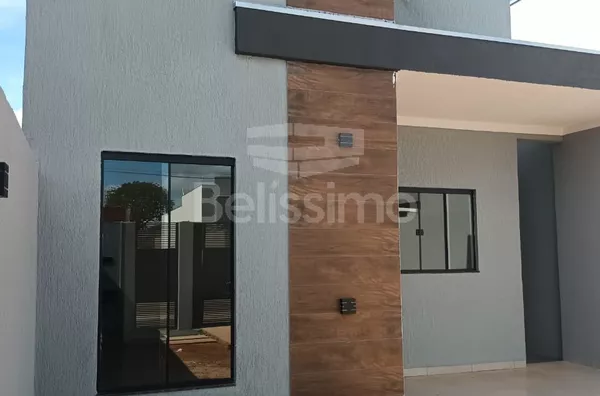 Casa com 03 (três) quartos, sendo 01 (uma) suíte com closet, 01 (uma) sala de estar, 01 (uma) cozinha, 01 (um) banheiro social, 01 (um) hall, 01 (uma) lavanderia e com garagem para 2 carro.