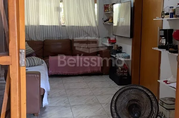 Casa com excelente localizada no Bairro Santa Luzia. Casa de 3 quartos, sendo 1 suíte, 01(uma) sala de TV, 01 (uma) cozinha, 01 (uma) área de serviço coberta, 02 (dois) banheiros com box e garagem para 2 carros.