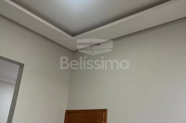 Casa para venda,  Jardim das Acácias. Casa com 03 (três) quartos, sendo 01 (um) suíte, 02 (dois) banheiros, 01 (uma) sala de estar, 01 (uma) cozinha, 01 (uma) lavanderia, com garagem.