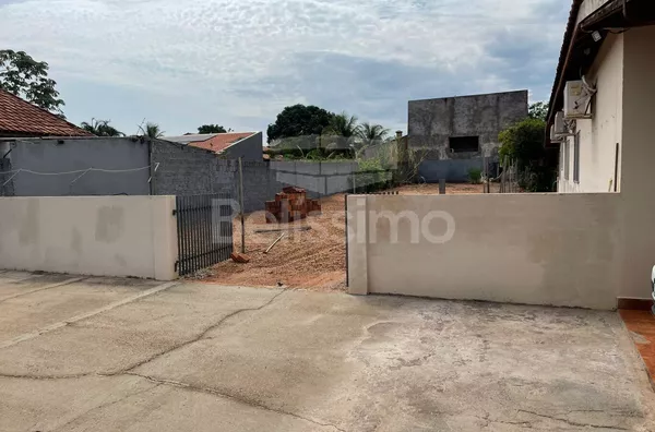 Terreno com excelente localização, medindo 10x50, totalizando 500m².