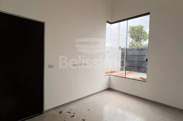 Casa com excelente localização 10 minutos do centro. Casa com 02 (dois) quartos, sendo 01 (um) suíte, 02 (dois) banheiros, 01 (uma) sala de estar, 01 (uma) cozinha, 01 (uma) lavanderia e garagem para 2 carro. 