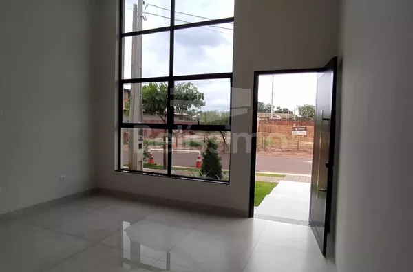 Imóvel de alto padrão em condomínio fechado,  casa possui 3 quartos, sendo uma suíte master com closet, sala pé direito alto, ampla cozinha com área gourmet, lavabo, lavanderia restrita,  garagem para 2 carros e piscina. 