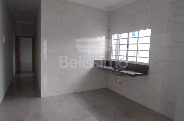 Casa para venda, 2 quarto(s), sendo 1 suíte, sala, cozinha,  garagem e lavanderia coberta. 