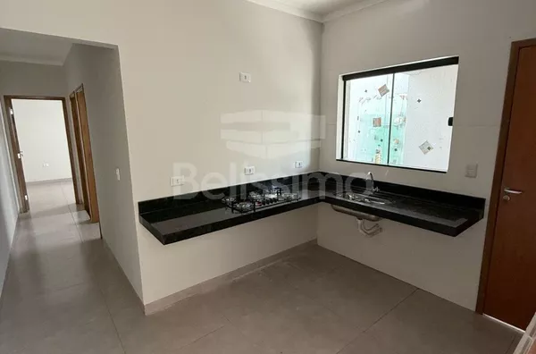 Casa localizada no bairro Setsul, Com acabamento de qualidade, contendo os seguintes cômodos: 02(dois) quartos, 01 banheiro, 01 (uma) cozinha, 01 uma) sala TV. 1(uma) lavanderia coberta, garagem  para 2 carros. 