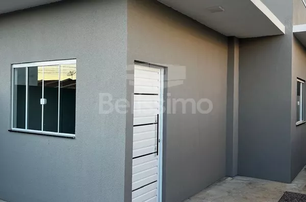 Casa localizada no bairro Jardim Guaporé, com 02(Dois) quarto(s), 1(Uma) sala, 1 (Uma) cozinha, 1(Um) banheiro, 1(Uma) lavanderia e garagem para 1(Um) carro.