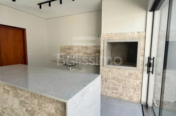 Linda casa no bairro Jardim Nova Europa, casa bem localizada a 5 minutos do centro!