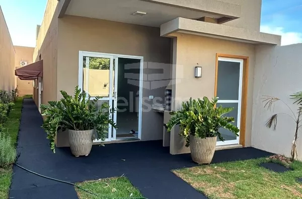 Casa localizada no bairro Bela Vista da Lagoa contendo: 03 (Três) quartos, sendo 02 (duas) suítes, 03 (Três) banheiros, 01 (uma) sala de TV, 01 (uma) cozinha, 01 (uma) área gourmet  e com garagem para 1 carro. 