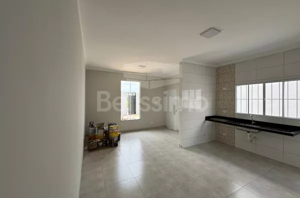 Linda casa no Bairro Mais Parque, com boa localização! 