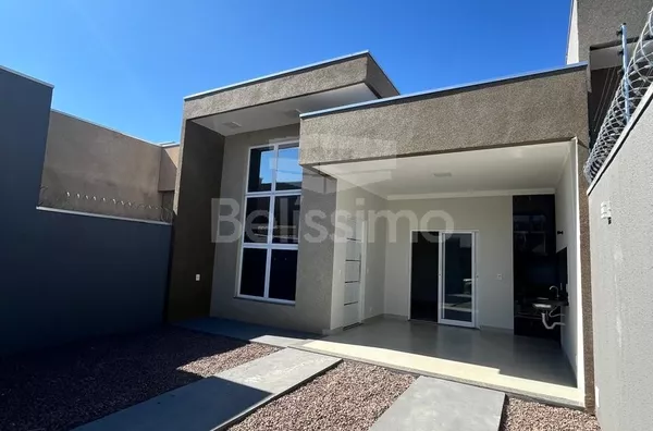 Casa com excelente localização no Bela vista da Lagoa. Casa Contendo: 03 (Três) Quartos, sendo 01 (Uma) Suíte, 01 (Uma) Sala com pé direito amplo, 01 (Uma) Cozinha, 02 (Dois) Banheiros, 01 (Uma) Área de serviço coberta, Garagem para 02 carros