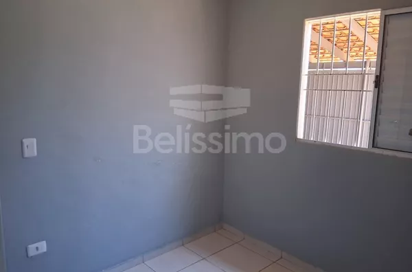 Casa com excelente localização no Jardim Guaporé. Casa Contendo: 02 (Dois) Quartos, 01 (Uma) Sala de TV, 01 (Uma) Cozinha, 01 (Um) Banheiros, 01 (uma) Área de serviço coberta, Garagem 