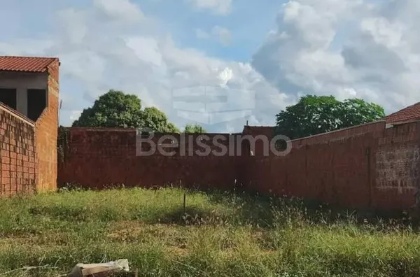 Terreno com excelente localização no bairro Jardim Maristela, medindo 10x22,5, totalizando 225m².