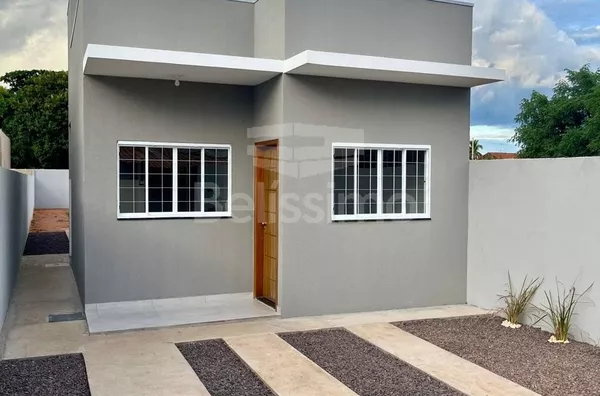 Casa com excelente localização no Jardim Guaporé. Casa Contendo: 02 (Dois) Quartos, 01 (Uma) Sala de TV, 01 (Uma) Cozinha, 01 (Um) Banheiros, 01 (uma) Área de serviço coberta, Garagem para 1 carro.