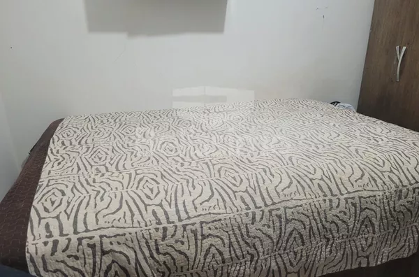 Linda casa no condomínio Eco Ville I. Casa contendo:  03 (Três) quarto(s) Sendo 1 suíte, sala, cozinha , 02 (Dois) banheiros, lavanderia coberta e garagem coberta p/ 2 carros.. 