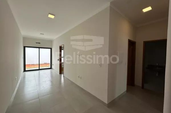 Casa para venda 3 quarto(s), sendo 1 suíte, sala, cozinha, banheiro social, lavanderia coberta e espaço na frente e fundo.