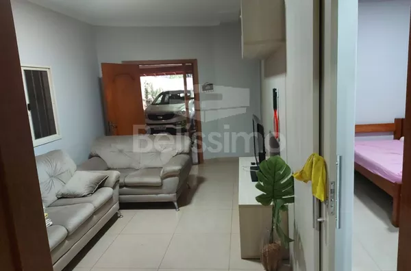 Sobrado a venda , conta com 4 (quatro) dormitório, + 01 (uma) suíte, 03(três) banheiros, cozinha planejada, sala, área gourmet  com churrasqueira de tijolinho a vista e garagem para 2 carros.