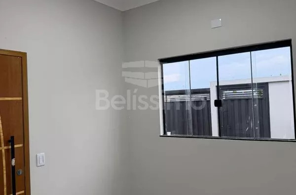 Casa no bairro Bosque das Araras, com 02(Dois) quarto(s), sendo uma suite, 1(Uma) sala, 1 (Uma) cozinha, 2(Dois) banheiros, e garagem para 2(dois) carros