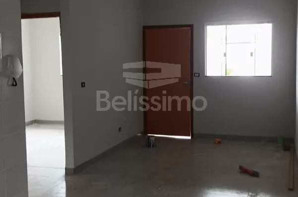 Casa para venda 2 quarto(s) sendo  1 suíte, sala, linda cozinha, banheiro social, lavanderia coberta, garagem para 2 carros.