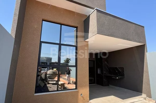 Casa com excelente localização no Bela vista da Lagoa. Casa Contendo: 03 (Três) Quartos, sendo 01 (Uma) Suíte, 01 (Uma) Sala com pé direito amplo, 01 (Uma) Cozinha, 02 (Dois) Banheiros, 01 (Uma) Área de serviço coberta, Garagem para 02 carros