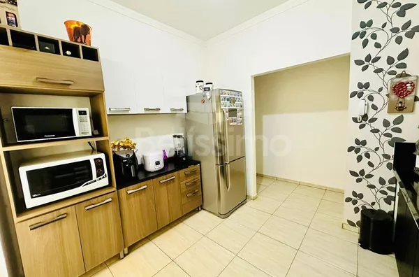 Linda casa com boa localização e placa solar de 455kw!