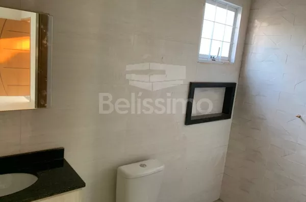 Casa a venda 2 (dois) dormitório,  01 (um) banheiro,  banheiro social, cozinha com layout moderno, sala de TV com lindo acabamento em gesso e lavanderia coberta espaço para ampliação de área gourmet e piscina.