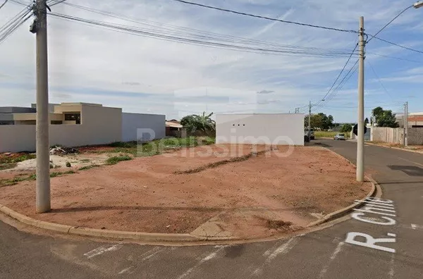 Terreno no Bairro Mais Parque,   Quadra 24, Lote 01.  Terreno medindo 13,63 x 24,87 totalizando 430,56m²