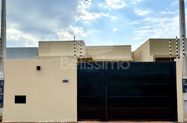 Casa no bairro Carandá com 02(Dois) quarto(s), 1(Uma) sala, 1 (Uma) cozinha funcional, 1(Um) banheiro e garagem para até 3 carros.