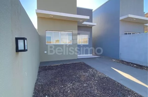 Casa á venda no bairro SetSul. Contendo 03(três) quartos, sendo uma suíte, 01(uma) sala de estar, 01(um) hall, 02(um) banheiro, 01(uma) cozinha com bancada de granito, 01(uma) lavanderia coberta, garagem para 3 carros   Área Construída: 72,95m²  Terreno: 