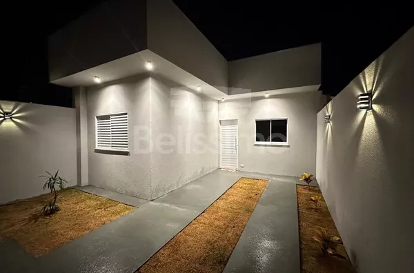 Casa localizada no Bairro Paranapungá, com 02(dois) Quartos, sendo uma suíte, 01(uma) Sala de TV, 01(jardim de inverno), 01(uma) cozinha, 02(dois) Banheiros, Lavanderia coberta, Garagem para 02 Veículos,