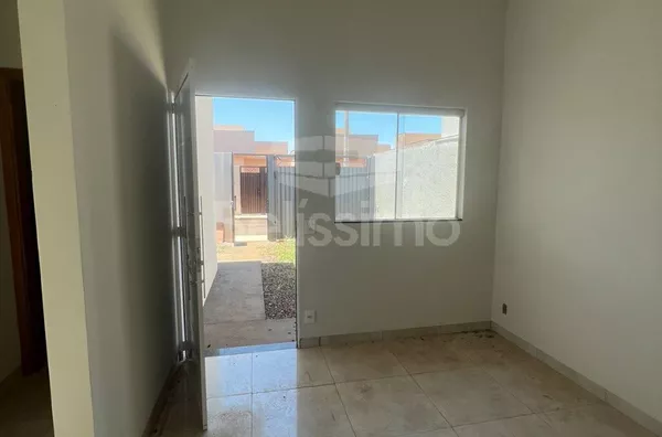Casa para venda, 2 quarto(s),  sendo 1 suíte, sala, cozinha, lavanderia coberta, área gourmet e garagem para 2 carros.