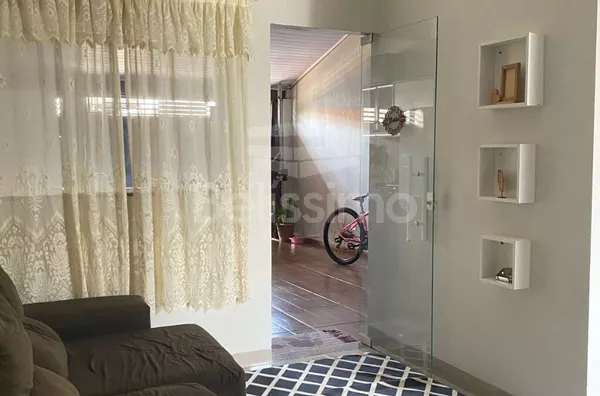 Lindo casa com ótima localização, no bairro Novo Europa 