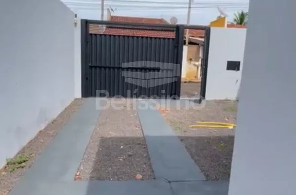 Casa localizada em Três Lagoas M/S, no bairro Setsul, Com acabamento de qualidade, contendo os seguintes cômodos: 02(dois) quartos, 01 banheiro, 01 (uma) cozinha, 01 uma) sala TV, 1(uma) lavanderia coberta, garagem para 2 carros.