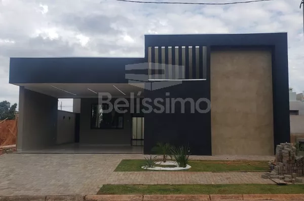 Linda Casa no condomínio costa Leste, Casa com 03(três) quartos, sendo 1 suíte, 01(uma) sala de TV, 01 (uma) cozinha, 01 (uma) área de serviço coberta  e 03 (três) banheiros e com garagem coberta para 2 carros.