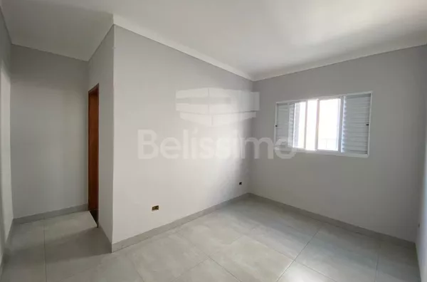 Casa localizada no Bairro Bela Vista da Lagoa, com 02(dois) Quartos, sendo 01 suíte, 01(uma) Sala de TV, 01(uma) Cozinha , 01(um)  Banheiro, Lavanderia coberta,  Garagem para 02 carros.  Área Construída: 65m²  Terreno: 210.45m²