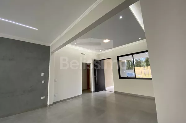 Linda Casa no condomínio costa Leste, Casa com 03(três) quartos, sendo 1 suíte, 01(uma) sala de TV, 01 (uma) cozinha, 01 (uma) área de serviço coberta  e 03 (três) banheiros e com garagem coberta para 2 carros.