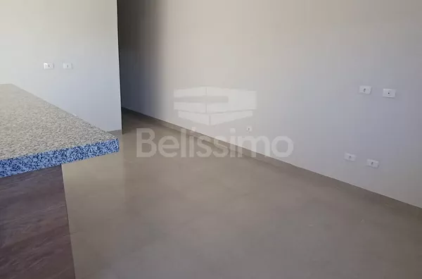 Casa no loteamento Santa Helena, com 02(dois) Quartos, sendo uma suíte, 01(uma) Sala de TV, 01(jardim de inverno), 01(uma) cozinha, 02(dois) Banheiros, Lavanderia coberta, Garagem para 02 Veículos,