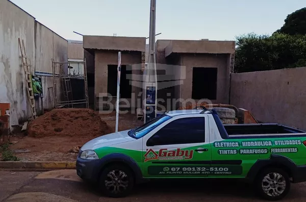 Casa bem localizada no Jardim Santa Luzia, poucos minutos da lagoa, contendo 2 quarto(s) sendo 1 suíte, sala, linda cozinha, banheiro social, lavanderia coberta, garagem.