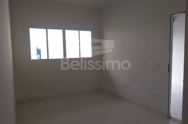 Casa para venda 3(três) dormitórios, sendo 01 (uma) suíte contendo closet e 01 (um) banheiro,  banheiro social, cozinha planejada , sala TV e lavanderia coberta.